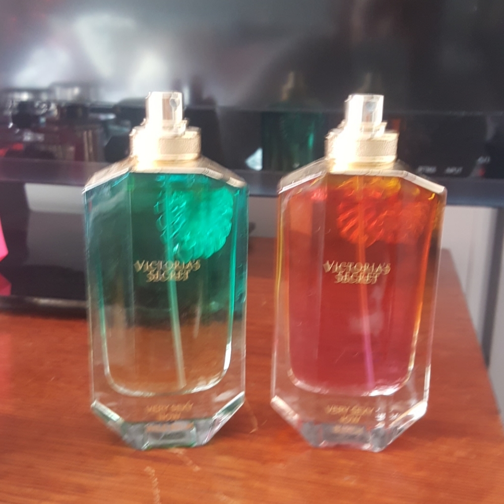 2 best smelling perfumes by vs